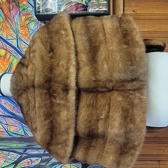 Fleminglon Furs Luxurious Brown Faux Fur Jacket - Picture 2 of 4